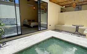 Cabaña Privada con Jacuzzi en la Hacienda Nápoles